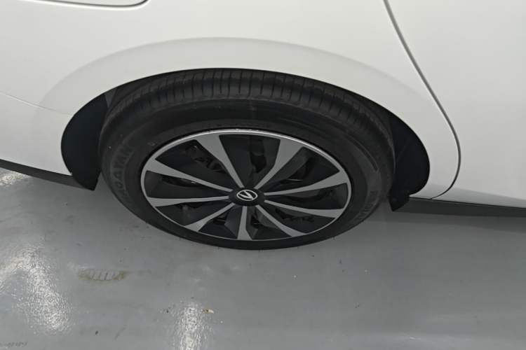 Used CHANGAN OSHAN 520 2025 Standard Edition Right Rear Wheel Hub