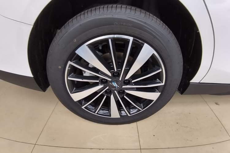 Used CHANGAN OSHAN 520 2025 Standard Edition Right Rear Wheel Hub