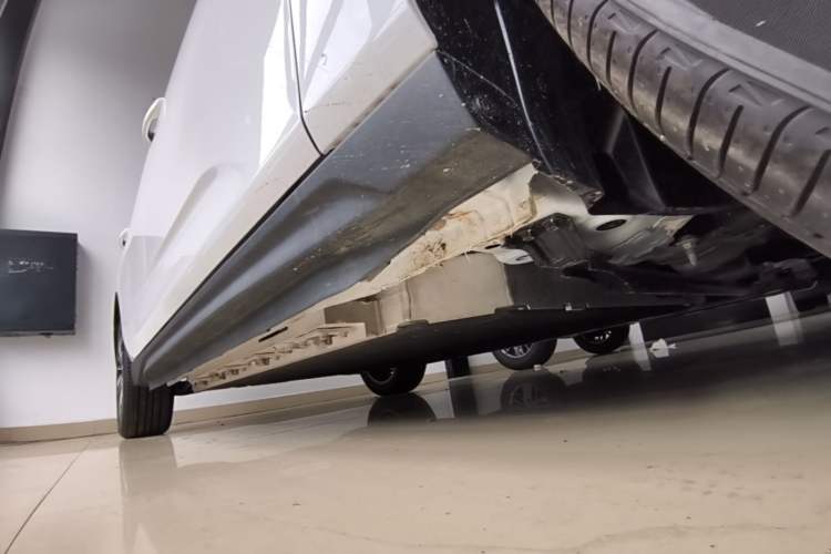 Used CHANGAN OSHAN 520 2025 Standard Edition Right Side Sill