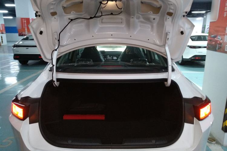 Used CHANGAN OSHAN 520 2025 Standard Edition Trunk