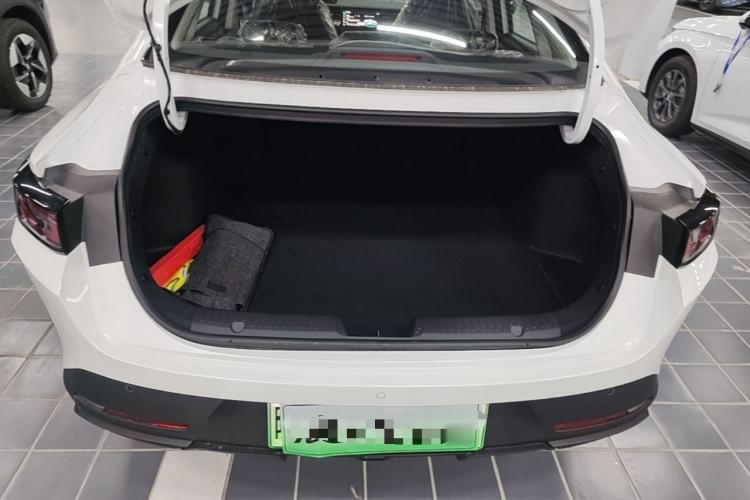 Used CHANGAN OSHAN 520 2025 Standard Edition Trunk