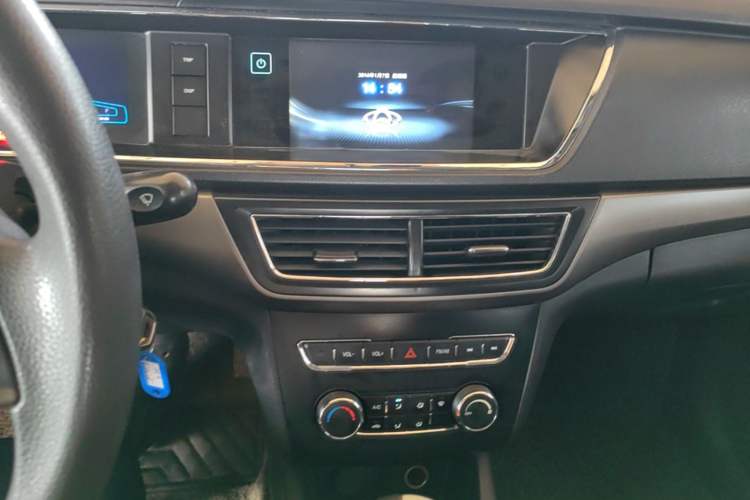 Used CHANGAN OSHAN A600EV 2018 EV model Audio And AC Panel