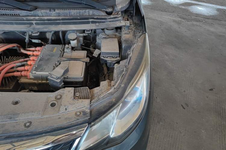 Used CHANGAN OSHAN A600EV 2018 EV model Engine Bay Left