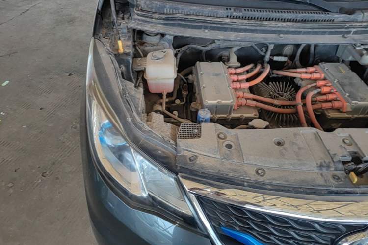 Used CHANGAN OSHAN A600EV 2018 EV model Engine Bay Right
