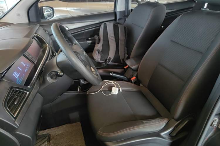 Used CHANGAN OSHAN A600EV 2018 EV model Left Front Seat