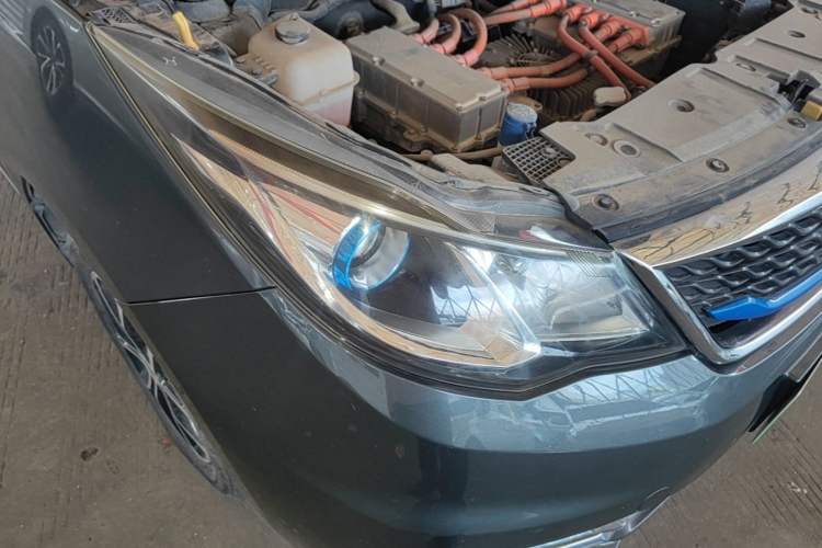 Used CHANGAN OSHAN A600EV 2018 EV model Right Front Headlight