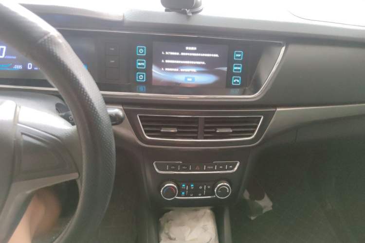 Used CHANGAN OSHAN A600EV 2018 EV model Audio And AC Panel
