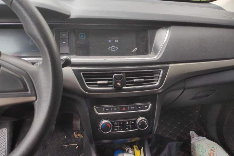 Used CHANGAN OSHAN A600EV 2018 EV model Audio And AC Panel