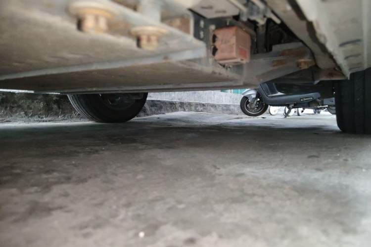 Used CHANGAN OSHAN A600EV 2018 EV model Chassis Rear Left