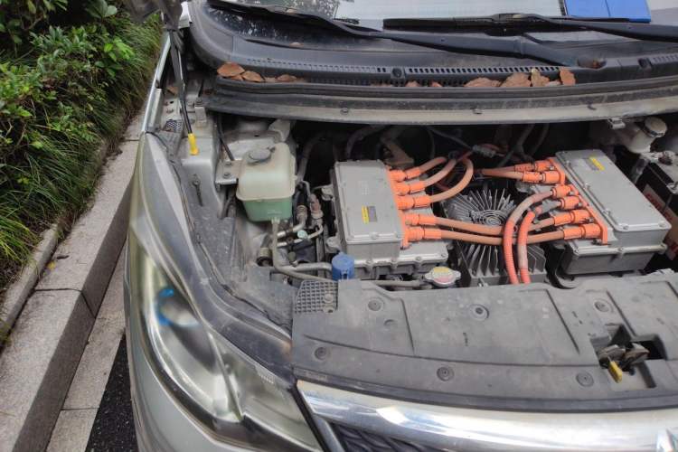 Used CHANGAN OSHAN A600EV 2018 EV model Engine Bay Right