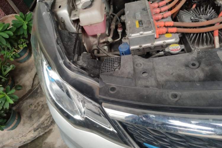 Used CHANGAN OSHAN A600EV 2018 EV model Right Front Headlight
