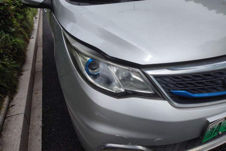 Used CHANGAN OSHAN A600EV 2018 EV model Right Front Headlight