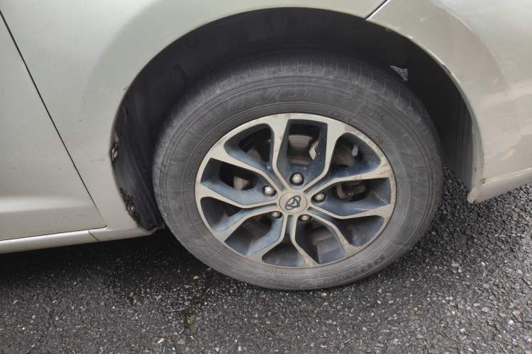 Used CHANGAN OSHAN A600EV 2018 EV model Right Front Wheel Hub