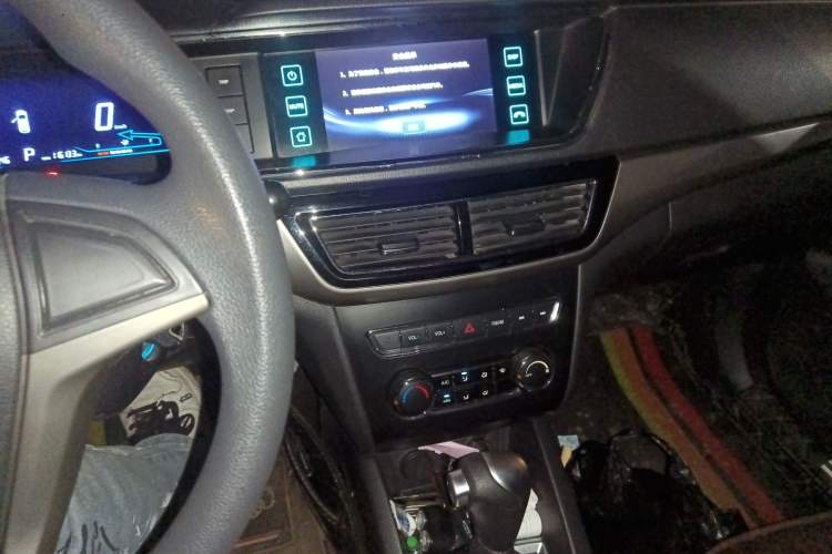 Used CHANGAN OSHAN A600EV 2018 EV model Audio And AC Panel