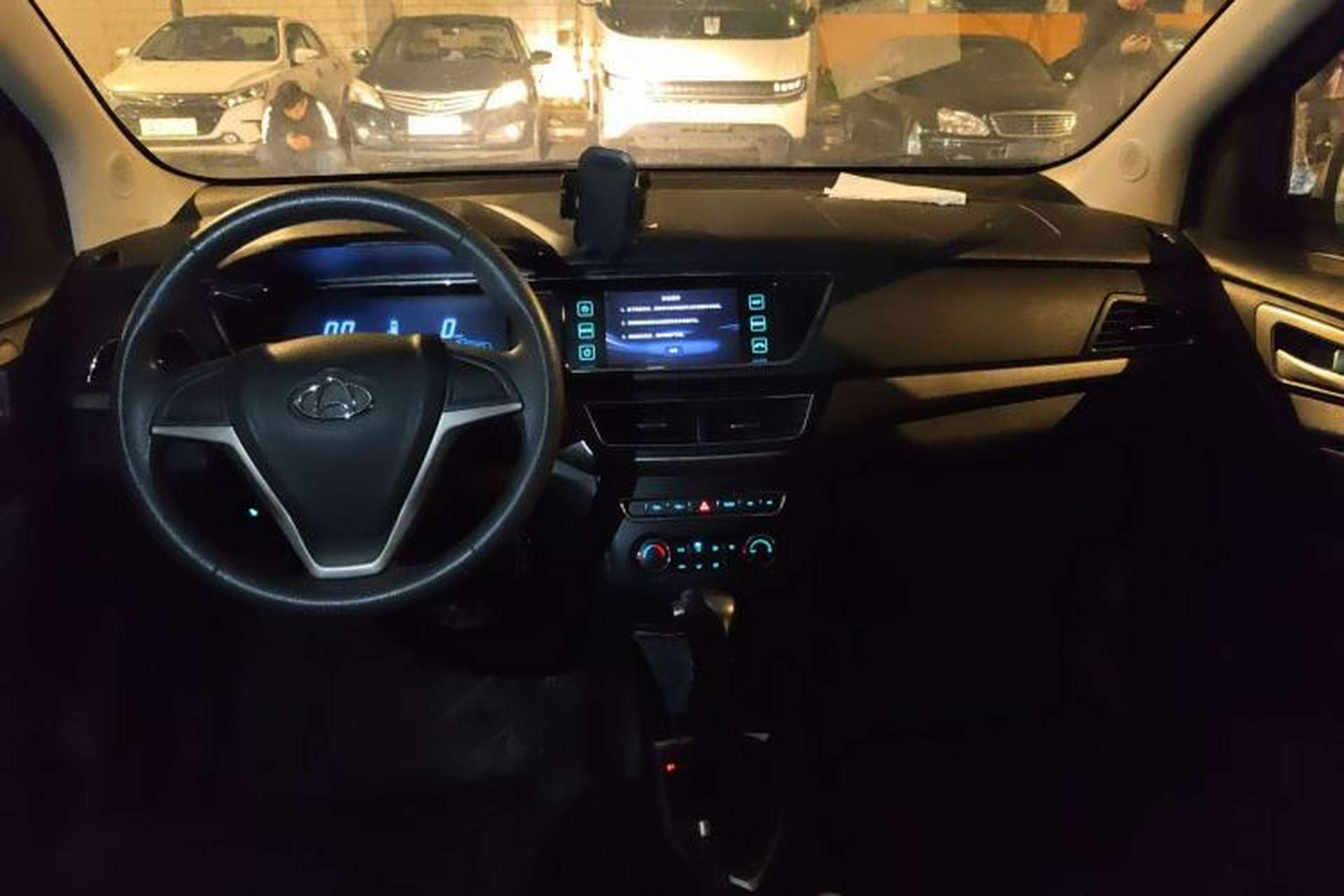 Used CHANGAN OSHAN A600EV 2018 EV model Center Console