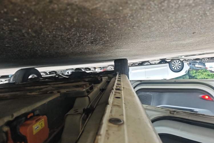 Used CHANGAN OSHAN A600EV 2018 EV model Left Side Sill