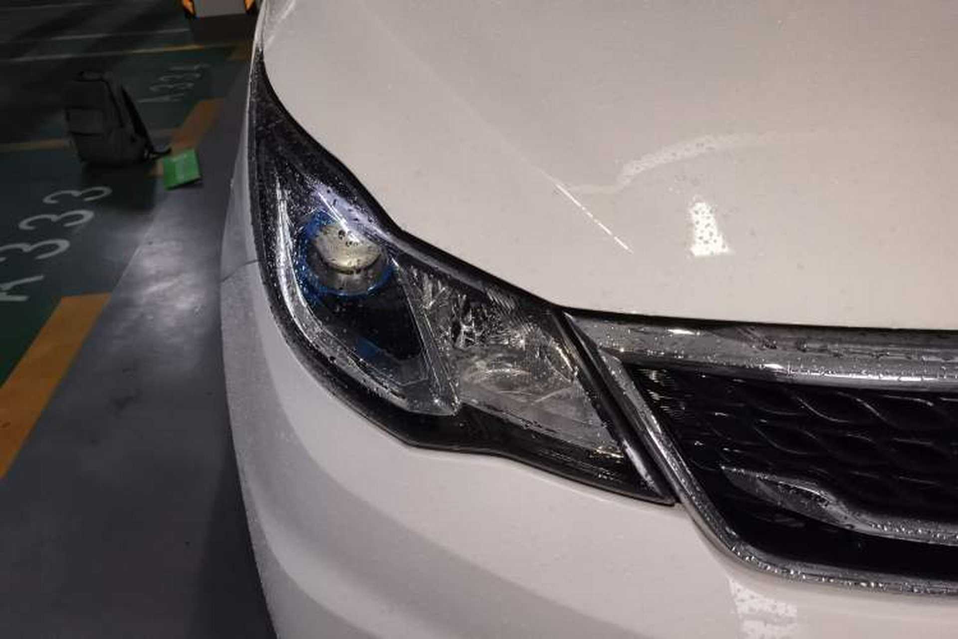 Used CHANGAN OSHAN A600EV 2018 EV model Right Front Headlight