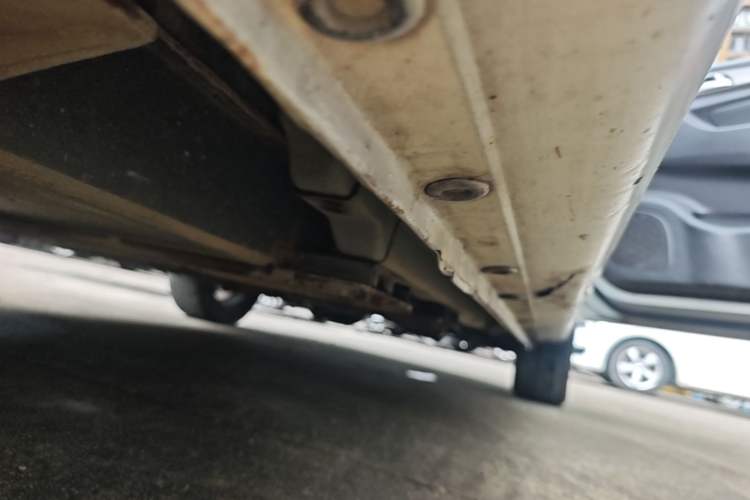 Used CHANGAN OSHAN A600EV 2018 EV model Right Side Sill