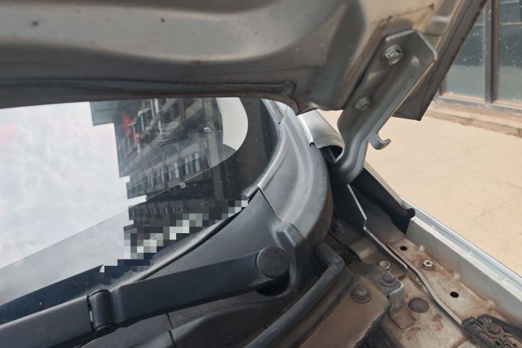 Used CHANGAN OSHAN A600EV 2019 Revised Version 5 Seats Engine Bay Left