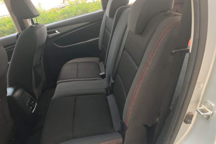 Used CHANGAN OSHAN A600EV 2019 Revised Version 5 Seats Left Rear Seat