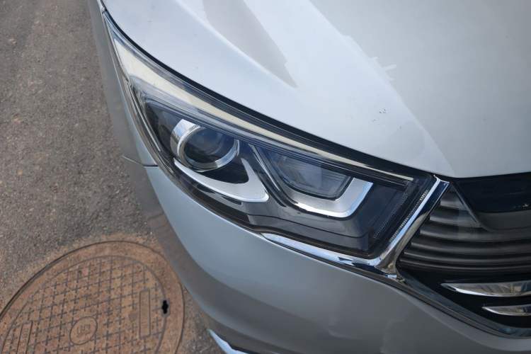 Used CHANGAN OSHAN A600EV 2019 Revised Version 5 Seats Right Front Headlight