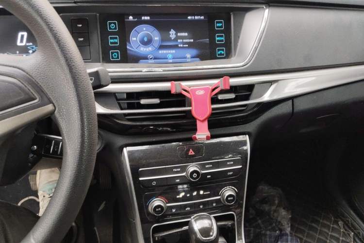 Used CHANGAN OSHAN A600EV 2019 Revised Version 5 Seats Audio And AC Panel