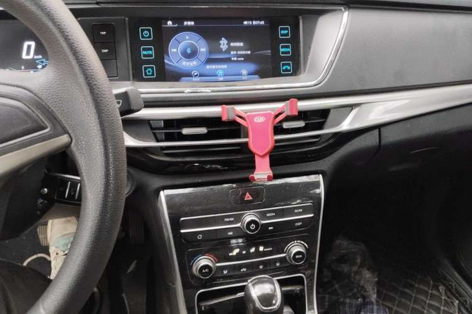 Used CHANGAN OSHAN A600EV 2019 Revised Version 5 Seats Audio And AC Panel