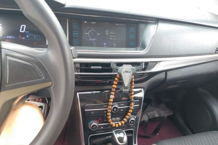 Used CHANGAN OSHAN A600EV 2019 Revised Version 6 Seats Audio And AC Panel