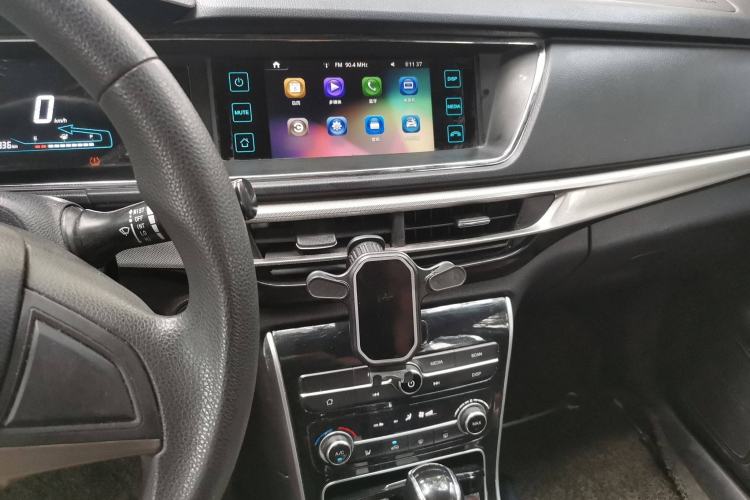Used CHANGAN OSHAN A600EV 2019 Revised Version 6 Seats Audio And AC Panel