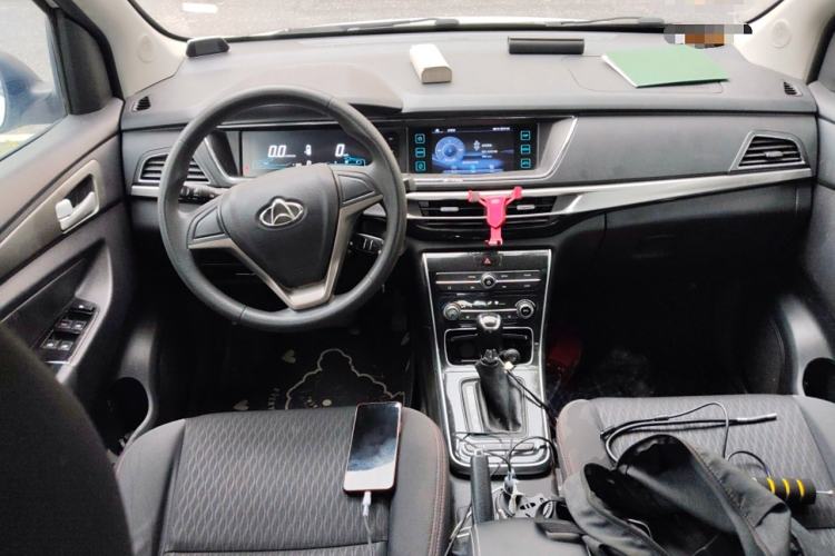 Used CHANGAN OSHAN A600EV 2019 Revised Version 5 Seats Center Console