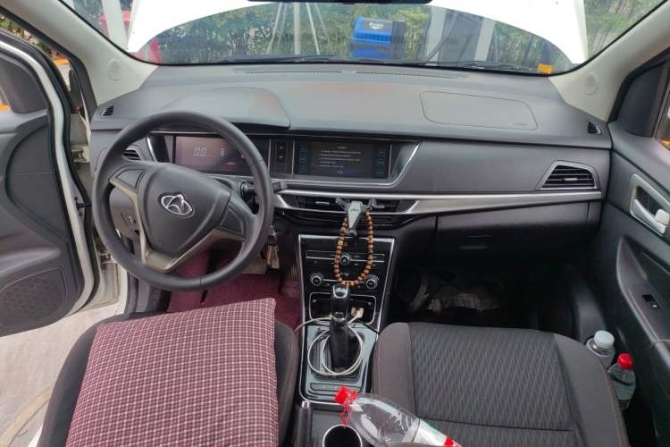 Used CHANGAN OSHAN A600EV 2019 Revised Version 6 Seats Center Console
