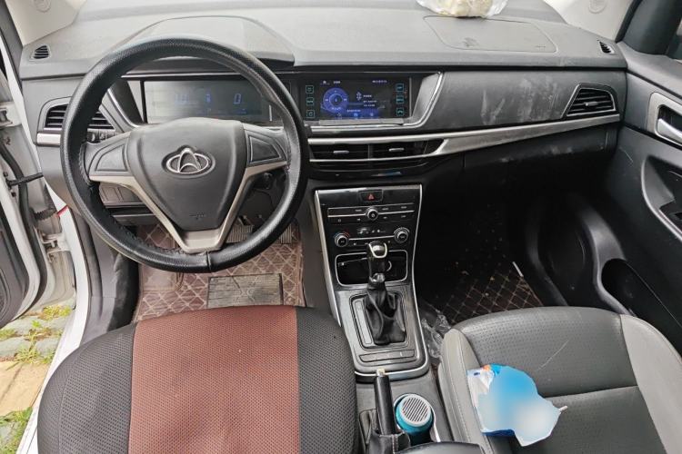 Used CHANGAN OSHAN A600EV 2019 Revised Version 5 Seats Center Console