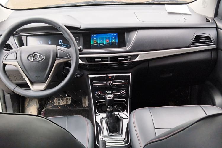Used CHANGAN OSHAN A600EV 2019 Revised Version 6 Seats Center Console