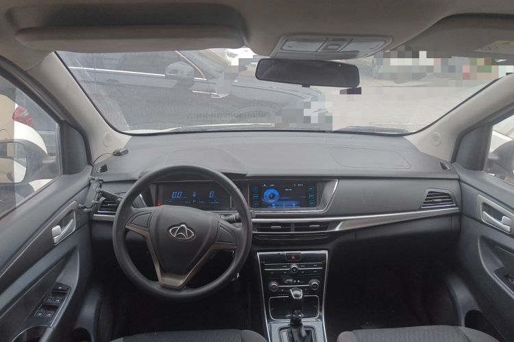 Used CHANGAN OSHAN A600EV 2019 Revised Version 5 Seats Center Console