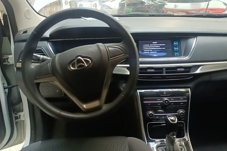 Used CHANGAN OSHAN A600EV 2019 Revised Version 5 Seats Center Console