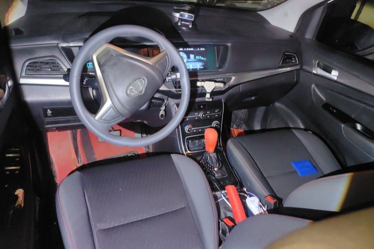 Used CHANGAN OSHAN A600EV 2019 Revised Version 6 Seats Center Console