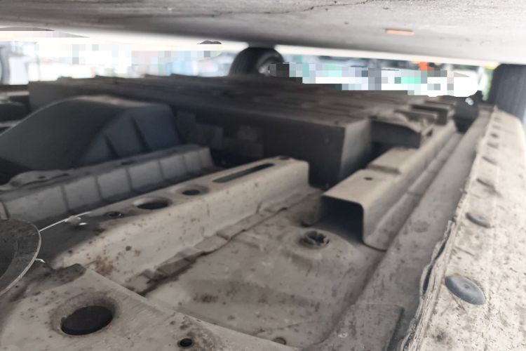 Used CHANGAN OSHAN A600EV 2019 Revised Version 6 Seats Chassis Front Right