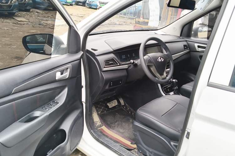 Used CHANGAN OSHAN A600EV 2019 Revised Version 6 Seats Driver Seat