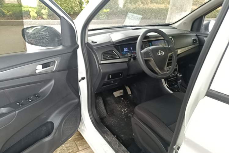 Used CHANGAN OSHAN A600EV 2019 Revised Version 6 Seats Driver Seat