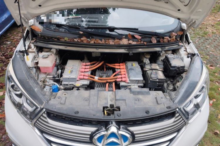 Used CHANGAN OSHAN A600EV 2019 Revised Version 5 Seats Engine Bay