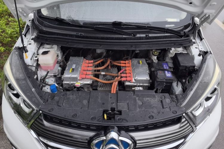 Used CHANGAN OSHAN A600EV 2019 Revised Version 5 Seats Engine Bay