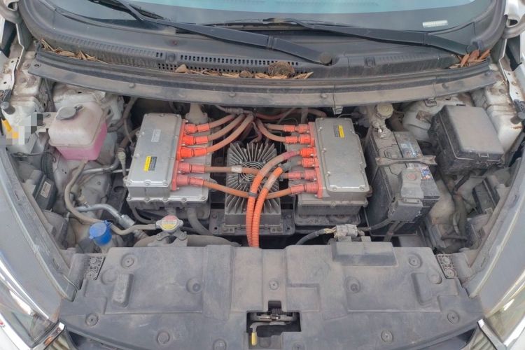Used CHANGAN OSHAN A600EV 2019 Revised Version 6 Seats Engine Bay