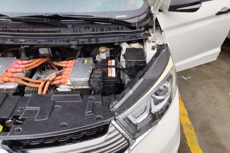 Used CHANGAN OSHAN A600EV 2019 Revised Version 5 Seats Engine Bay Left