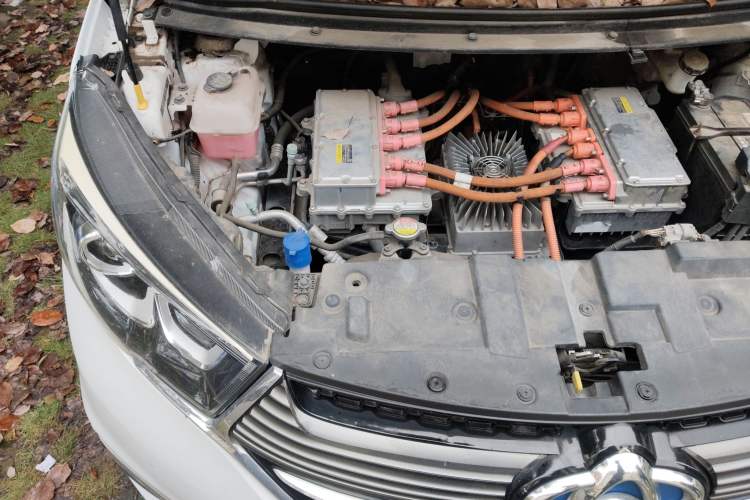 Used CHANGAN OSHAN A600EV 2019 Revised Version 5 Seats Engine Bay Right