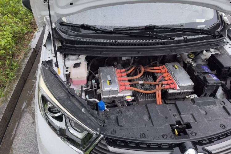 Used CHANGAN OSHAN A600EV 2019 Revised Version 5 Seats Engine Bay Right