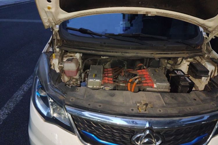 Used CHANGAN OSHAN A600EV 2019 EV model Engine Bay Right