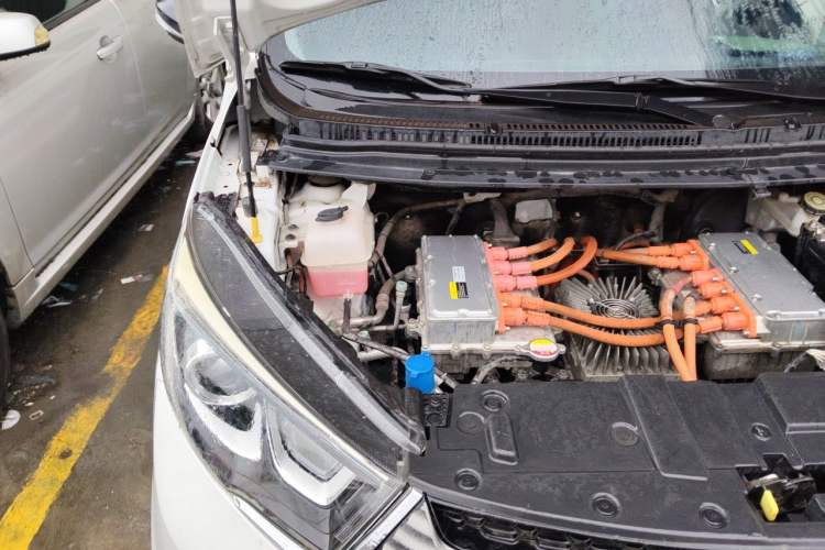 Used CHANGAN OSHAN A600EV 2019 Revised Version 5 Seats Engine Bay Right