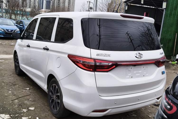 Used CHANGAN OSHAN A600EV 2019 Revised Version 6 Seats Exterior 2