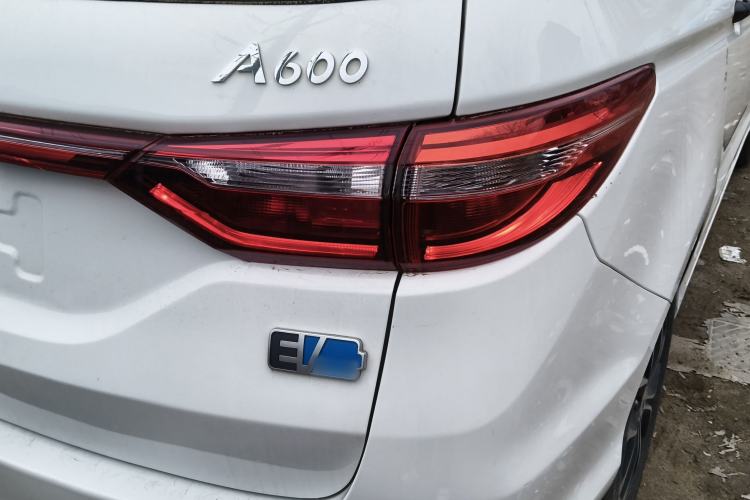 Used CHANGAN OSHAN A600EV 2019 Revised Version 6 Seats Exterior 3
