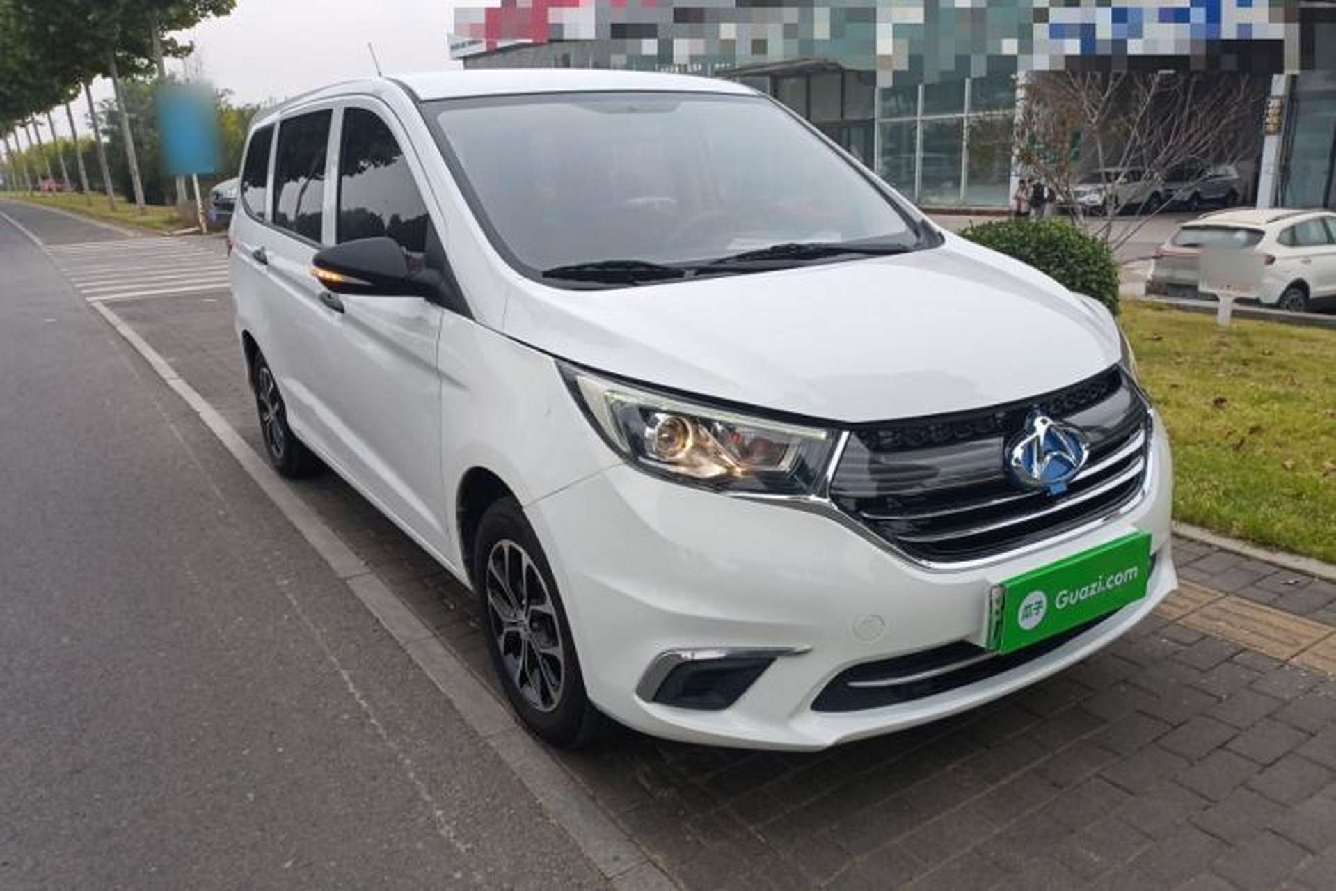 Used CHANGAN OSHAN A600EV 2019 Revised Version 6 Seats Front Right 45 Deg